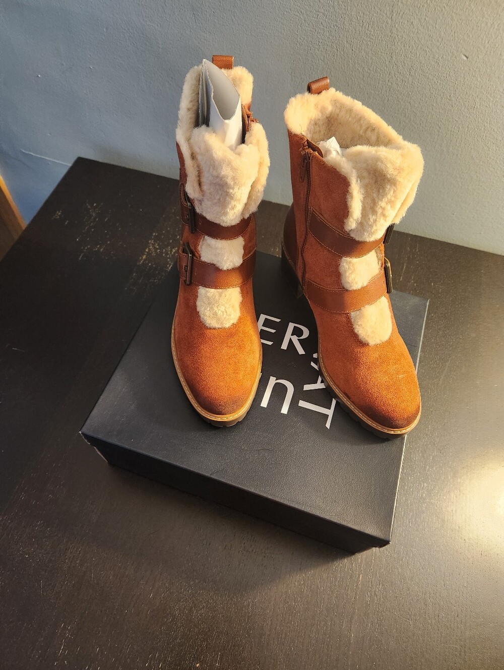 Naturalizer Women's Suede Shearling Lined Ankle Boots - Brown. Brand New